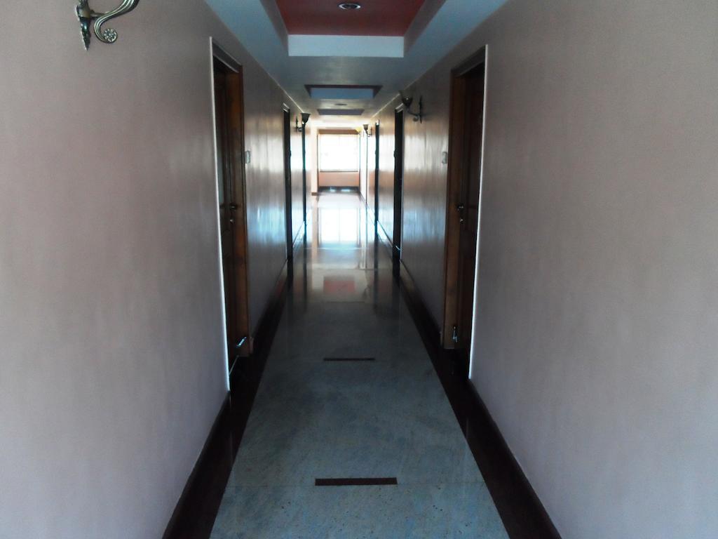 The Chakrie Residency Hotel Tirupati Exterior photo