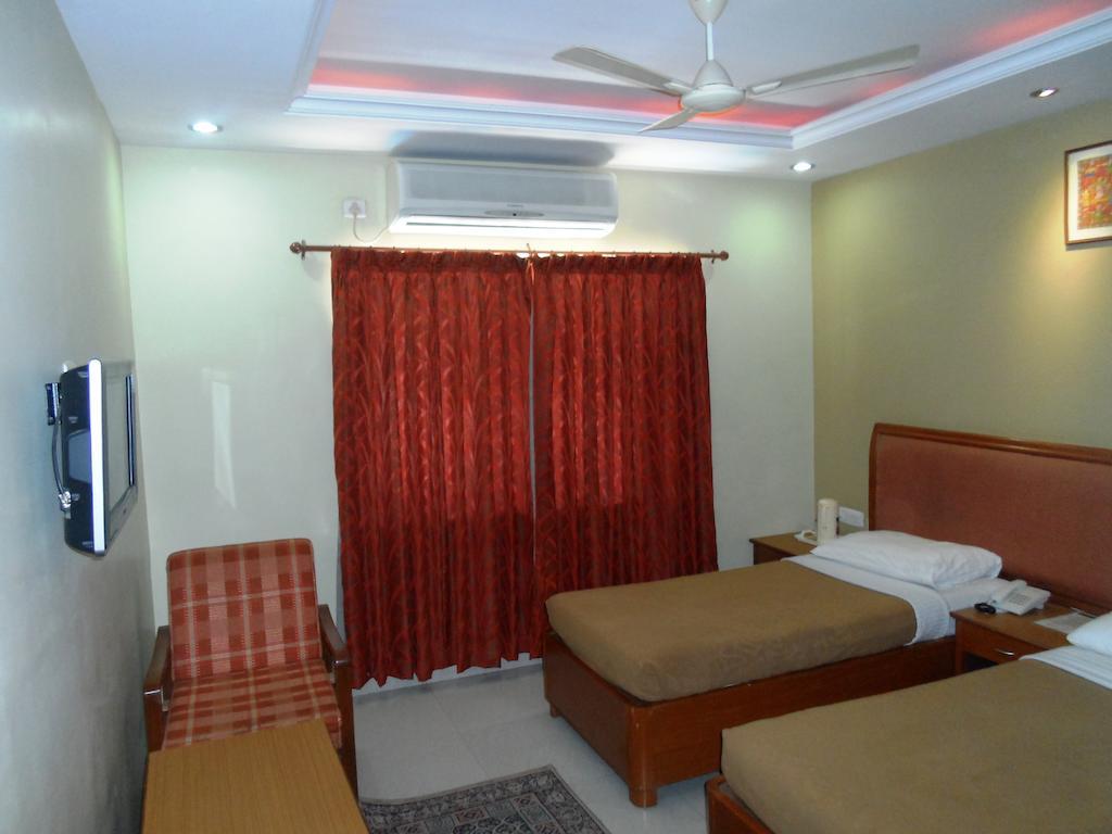 The Chakrie Residency Hotel Tirupati Exterior photo