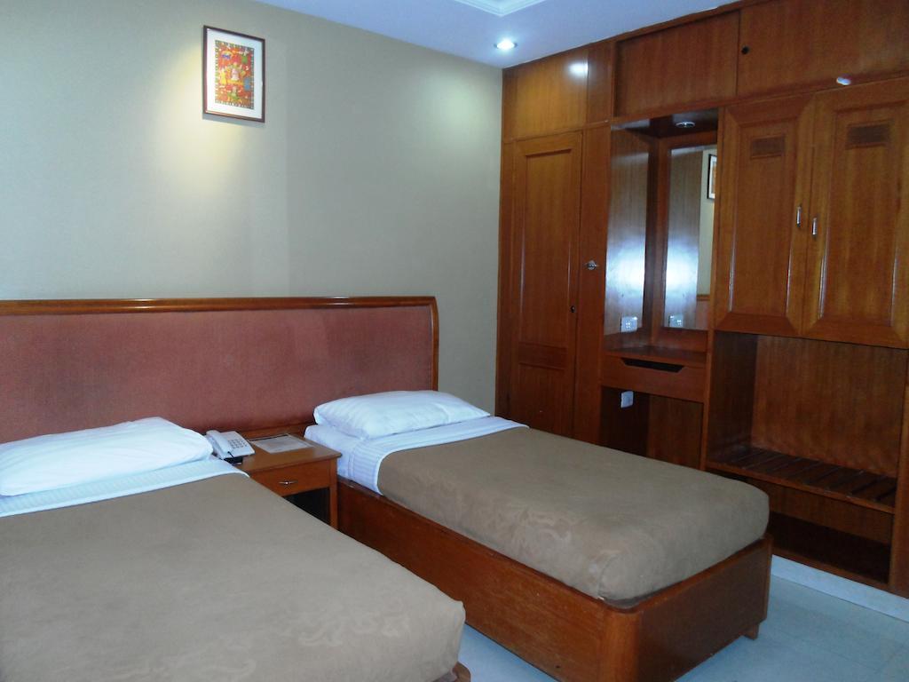 The Chakrie Residency Hotel Tirupati Exterior photo
