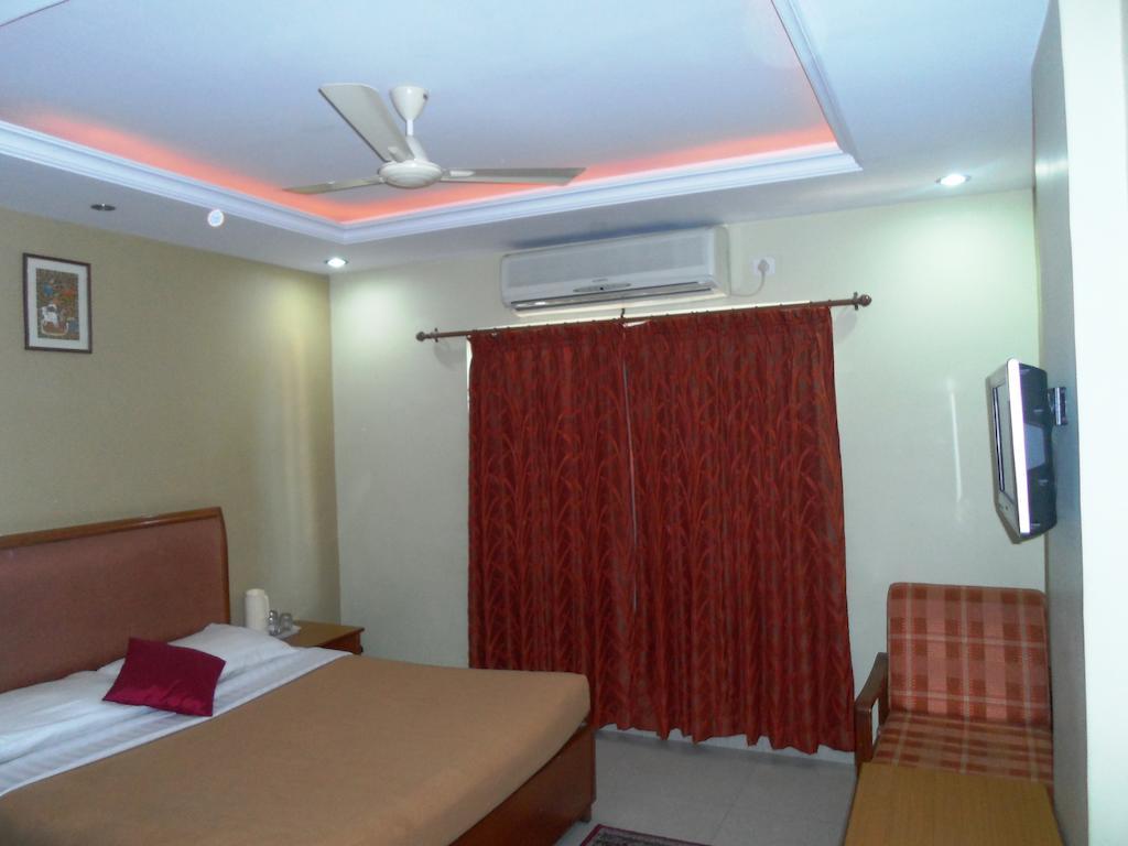 The Chakrie Residency Hotel Tirupati Exterior photo