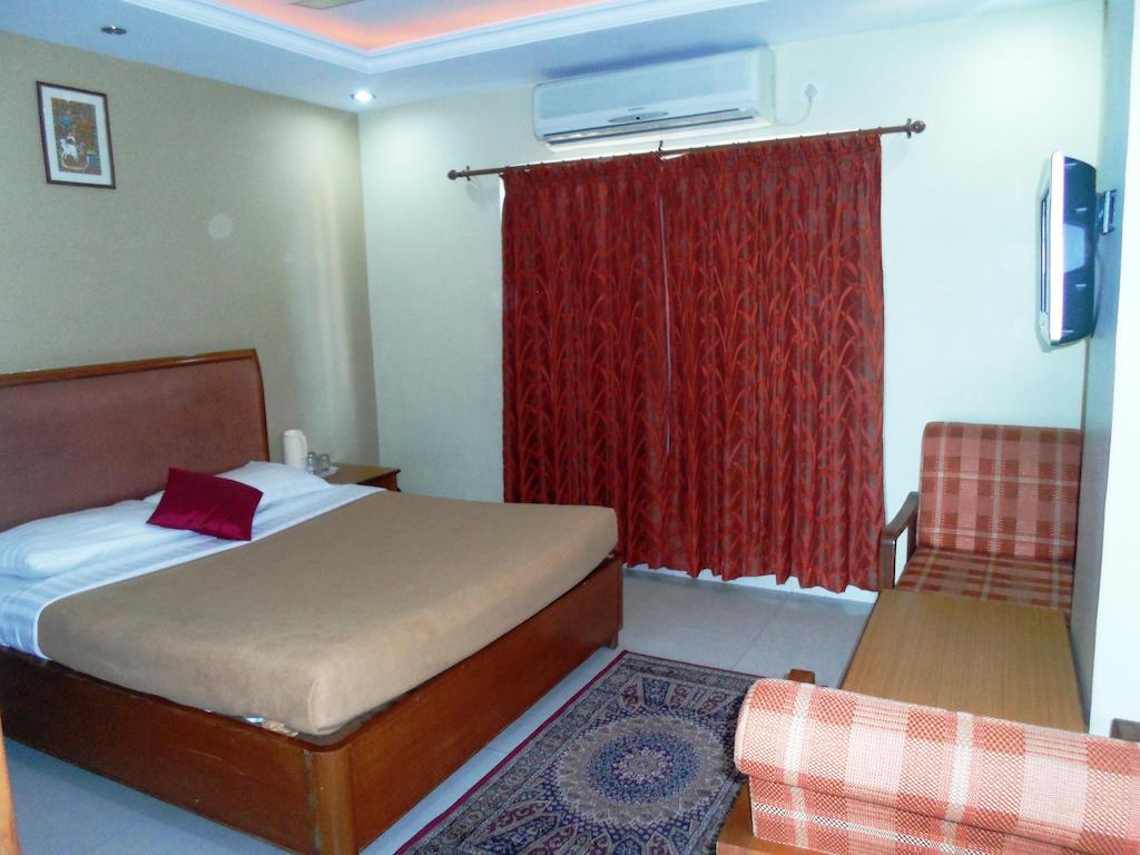 The Chakrie Residency Hotel Tirupati Exterior photo