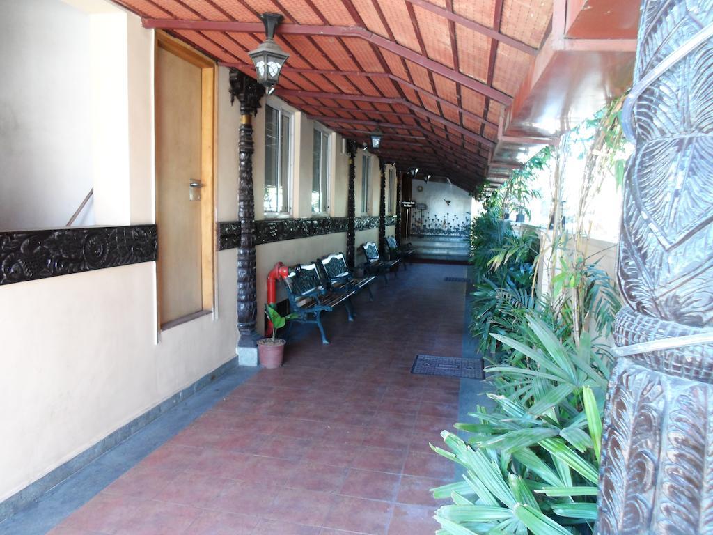 The Chakrie Residency Hotel Tirupati Exterior photo